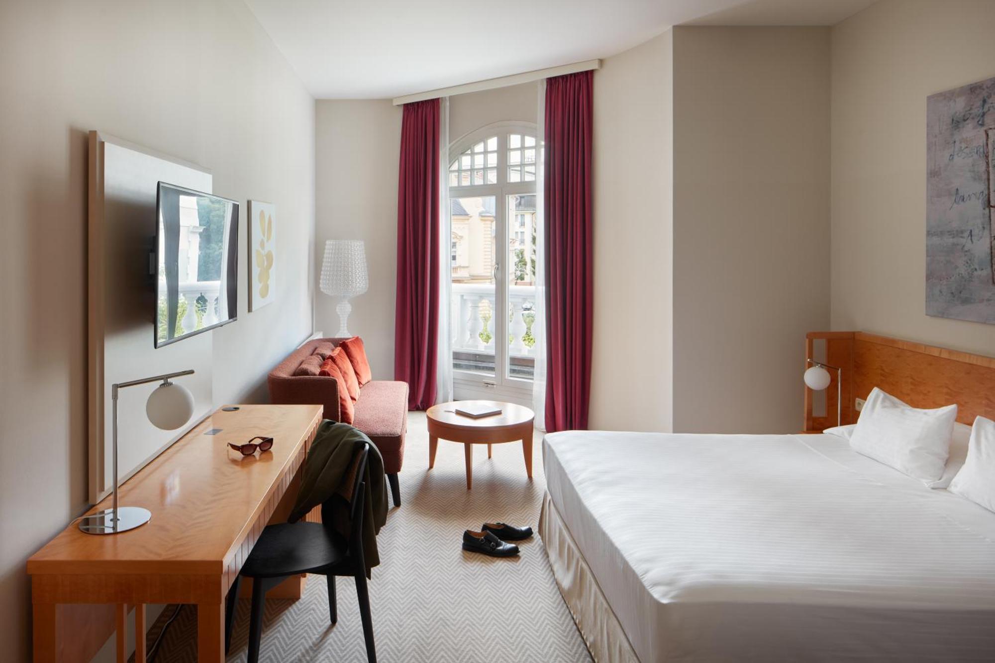 Falkensteiner Spa Resort Mariánské Lázně المظهر الخارجي الصورة A room at the hotel
