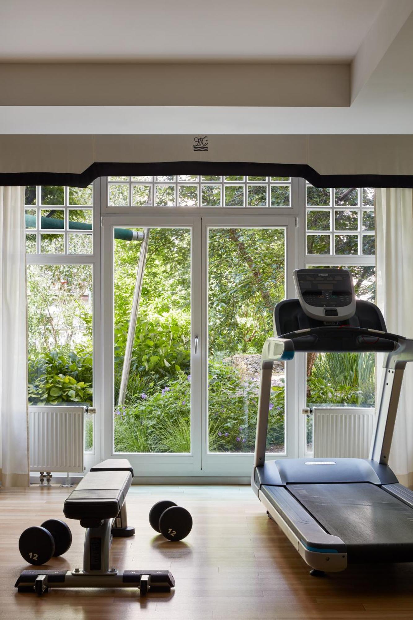 Falkensteiner Spa Resort Mariánské Lázně المظهر الخارجي الصورة A treadmill in a home