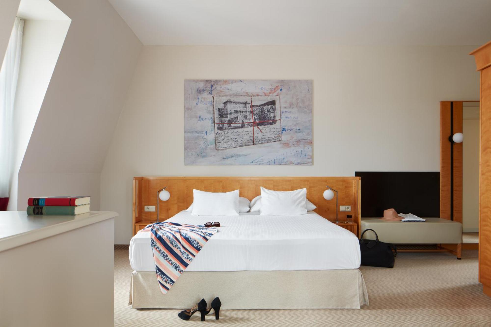 Falkensteiner Spa Resort Mariánské Lázně الغرفة الصورة A room at the Hotel Axelmannstein