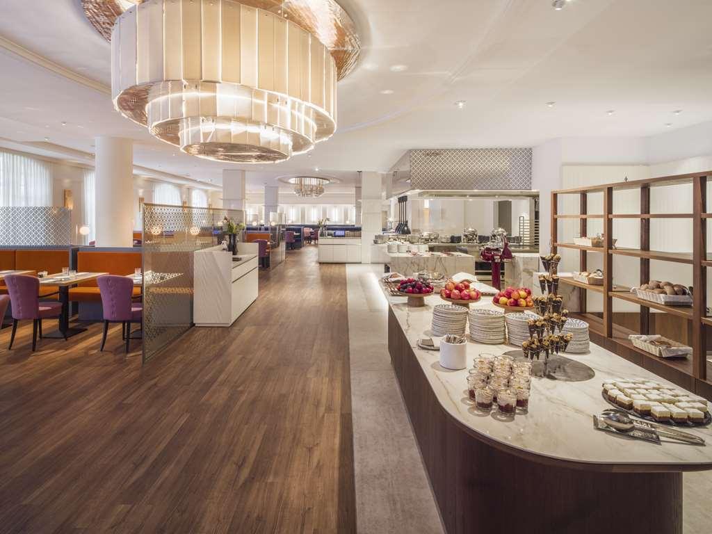 Falkensteiner Spa Resort Mariánské Lázně المطعم الصورة The restaurant